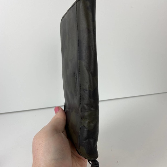 Timberland Women's Leather RFID Flap Wallet Clutch Organizer Olive Camo - Picture 5 of 5